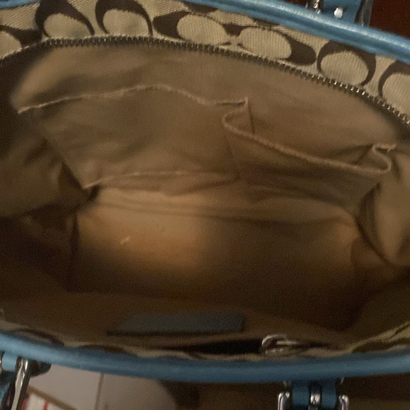 Authentic Signature Coach Tote - Picture 5 of 7